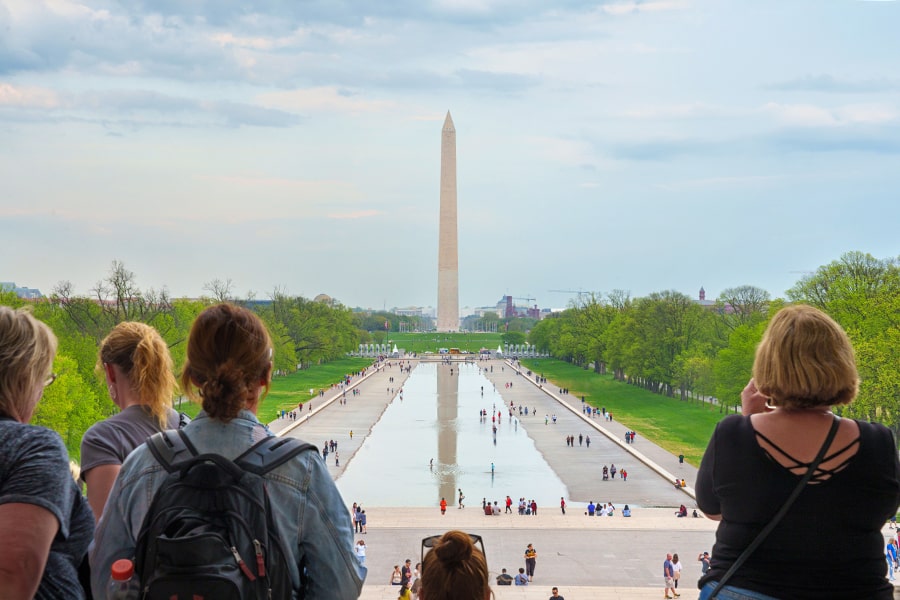 Dietrich undergraduates photograph the Washington Monument.