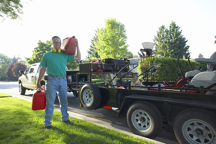 landscaper_gasoline.jpg