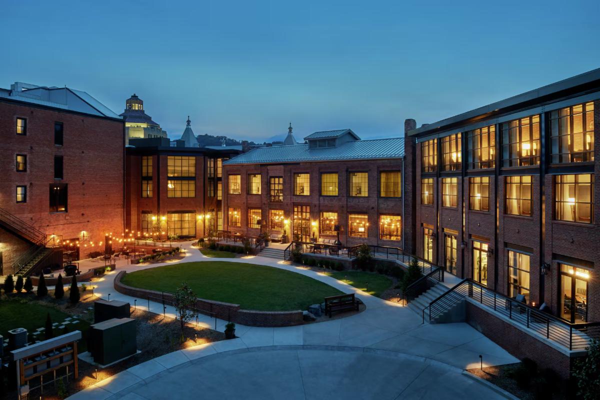 The Foundry Hotel Asheville, Curio Collection by Hilton