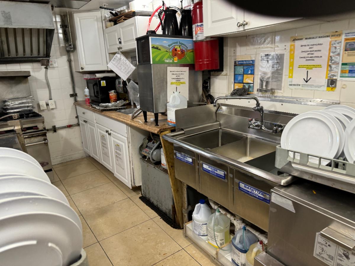 Pompano Beach, FL 71BED ASSISTED LIVING FACILITY FOR SALE! 9 CAP