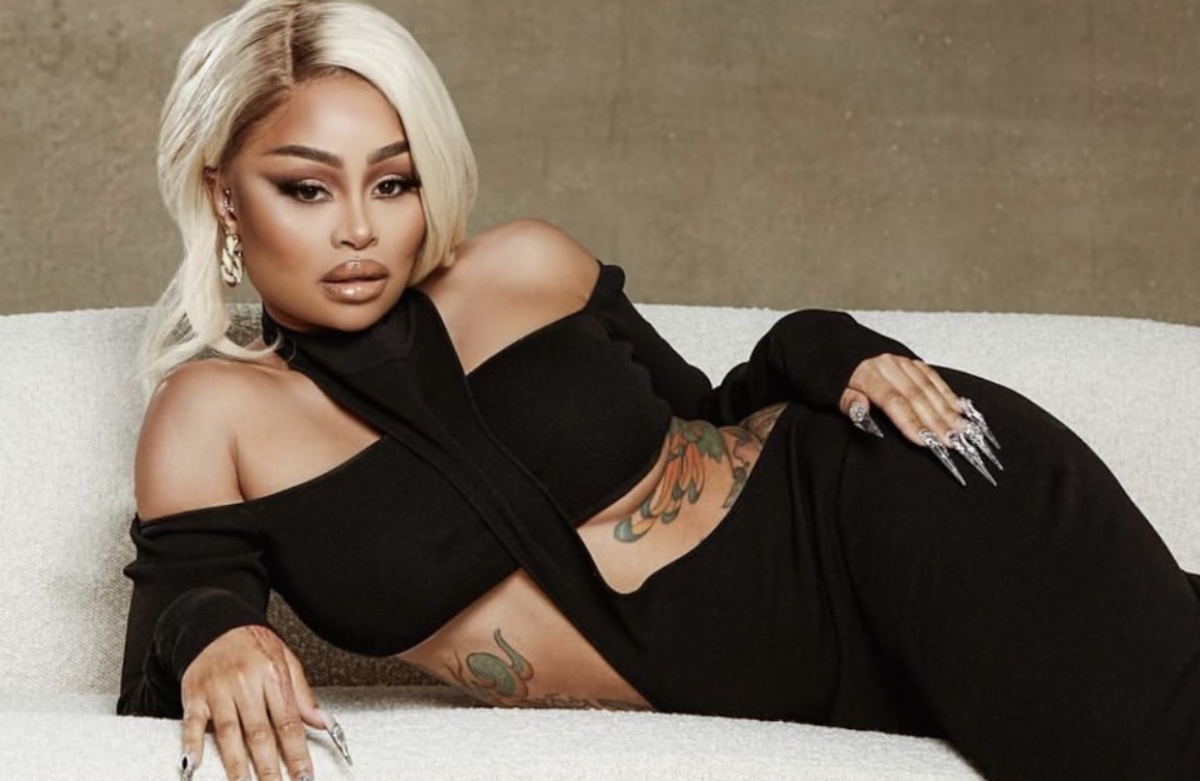 NOW BOOKING BLAC CHYNA 👏