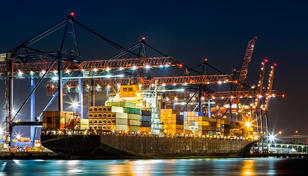 Container ship unloading at the Port of New York