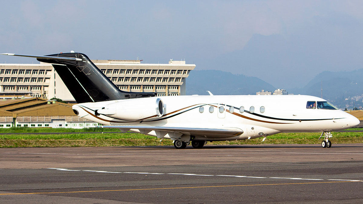Hawker 4000