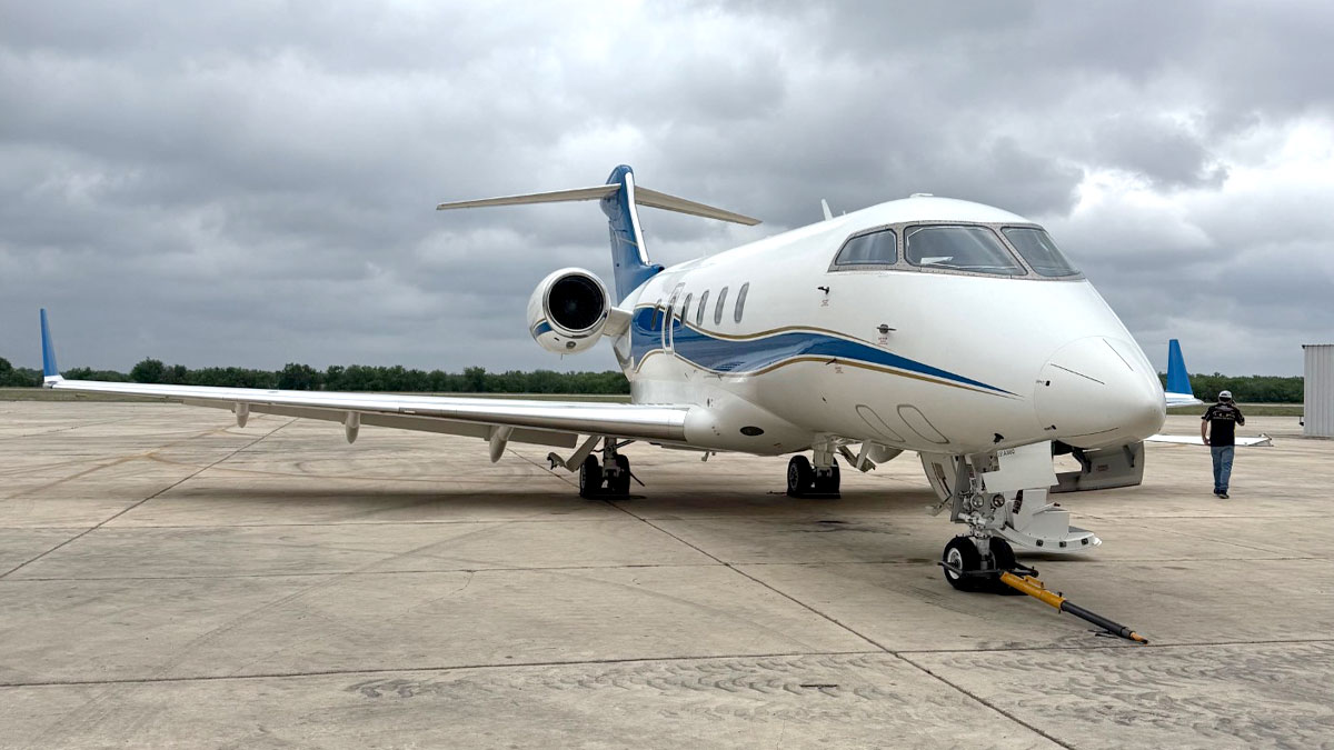 Challenger 300