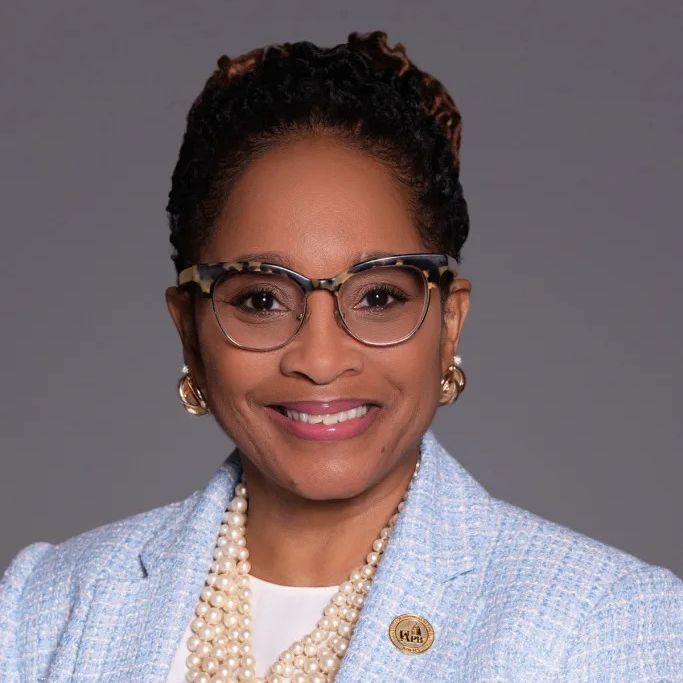 Dr. Nina Lyon Bennett