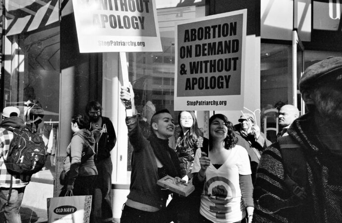 abortionactivists-690x450.jpg