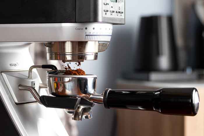Grinding directly into a portafilter