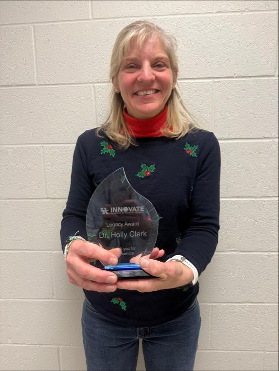 Holly Symonds Combs with her Legacy Award