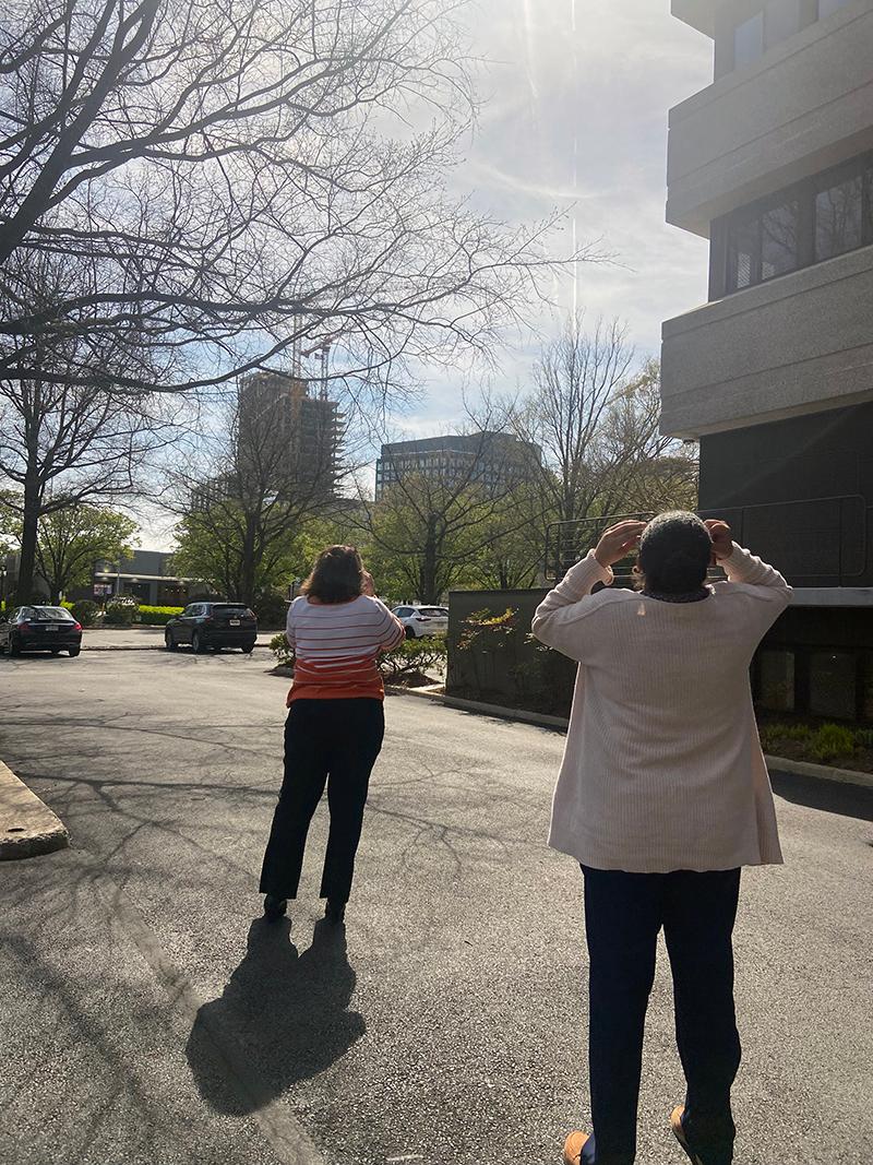 2 people viewing the eclipse