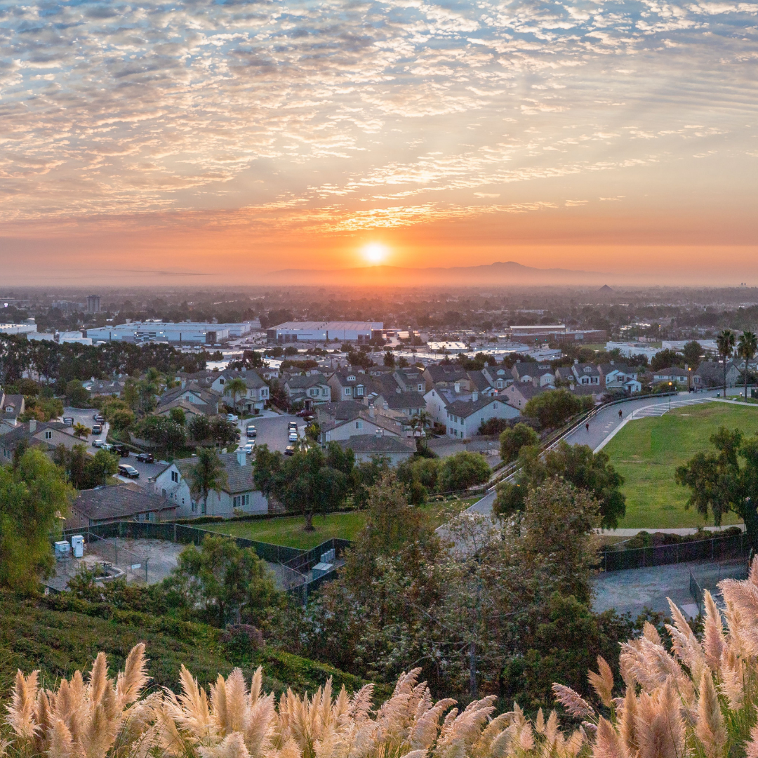 A senic overlook of Signal Hill California.