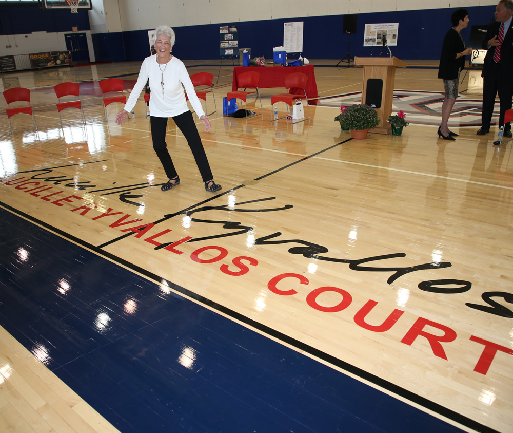 Kyvallos on court