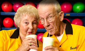 bowling-beverage-couple-sm.jpg