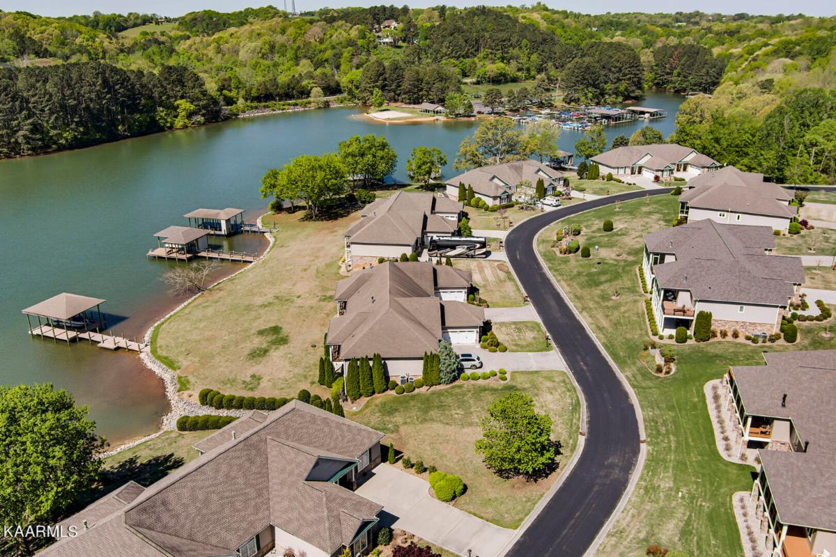 Find Your East Tennessee Lakefront Home On The Lake That Fit You Best!