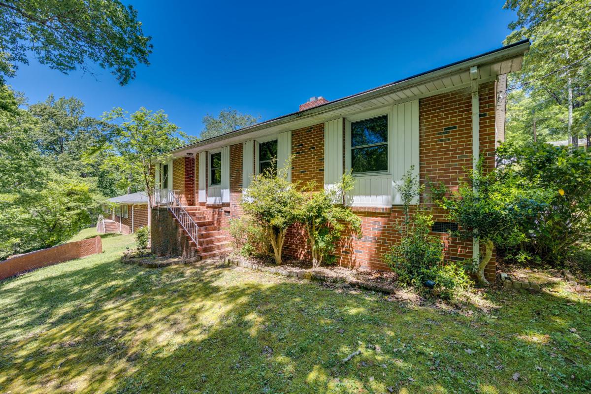 Beautiful brick ranch, home prices, waterfront dream home