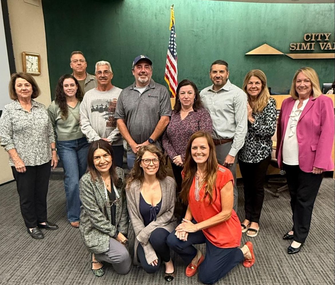 Incoming Neighborhood Council members being appointed during a City Council Meeting