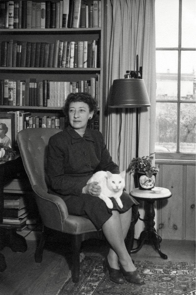 Alma E Hallenborg