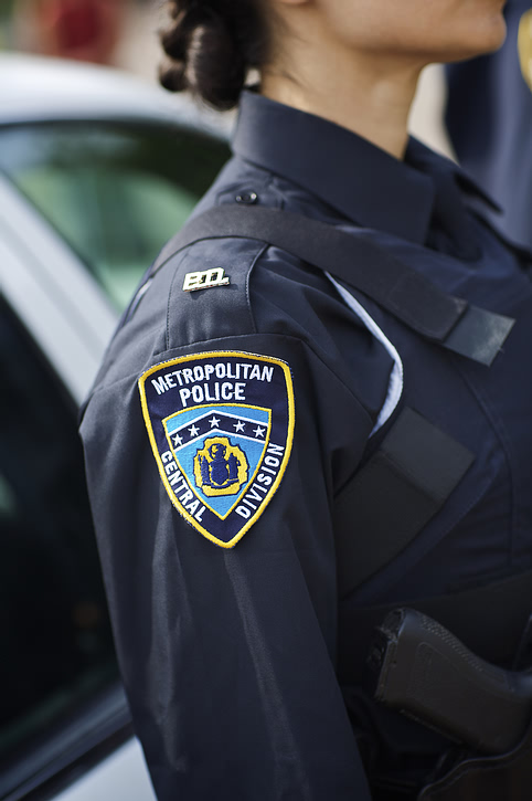 female_police_badge.jpg