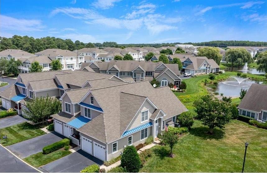 Open House End Unit Villa in Bayside in Bethany Lakes