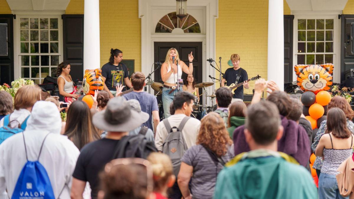 Band plays at maclean house