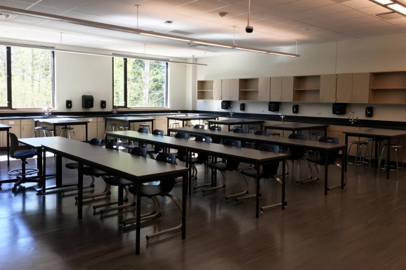 Tahoma Matters Bear Metal Wins Division At World Competition Desks And Chairs Sit Ready For Students In One Of The Many Science Classrooms At New Tahoma High School More Photos Interior Here
