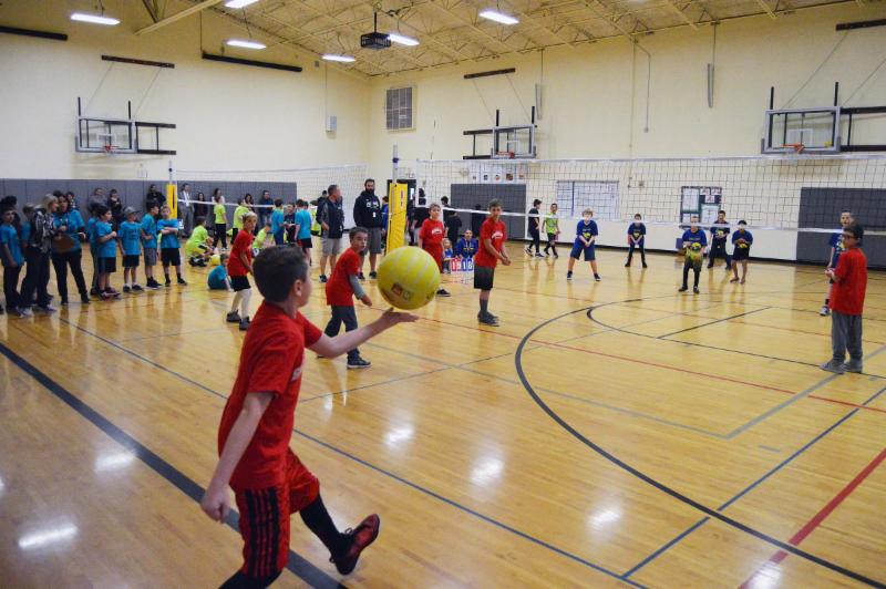 Shadow Lake students serve during the recent tournament