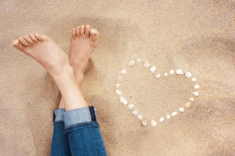female_feet.jpg