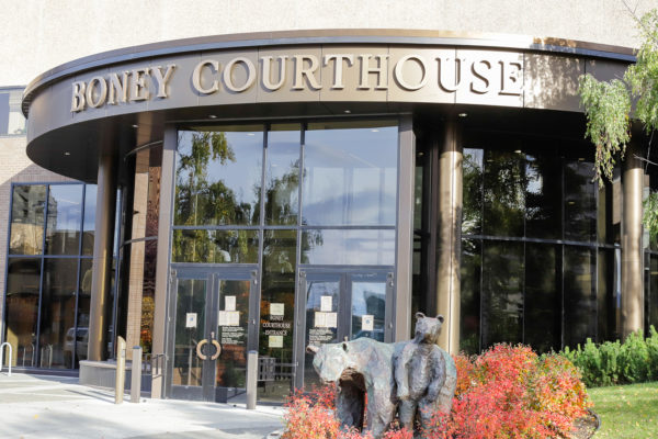 20200930_Boney_Courthouse_CHEN-1-600x400.jpg