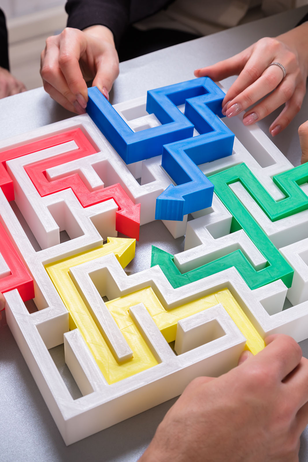 Individuals attempt to solve a maze from multiple directions