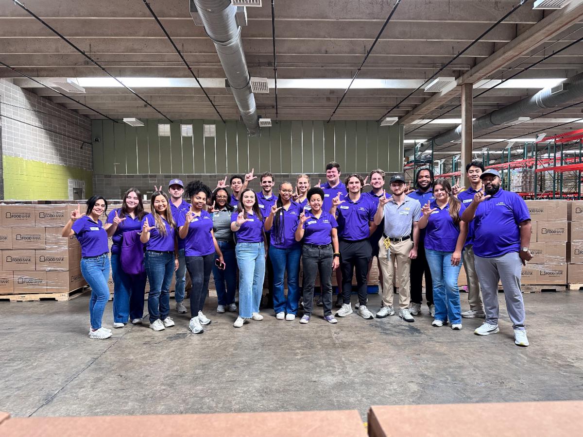 Flores MBA students at Baton Rouge Food Bank
