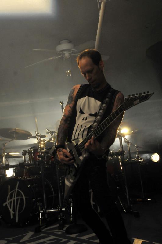 Weapons of Anew Guitarist Freddy Ordine Signs Endorsement Agreement