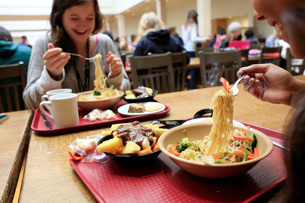 Students eating in Ban Righ dining hall