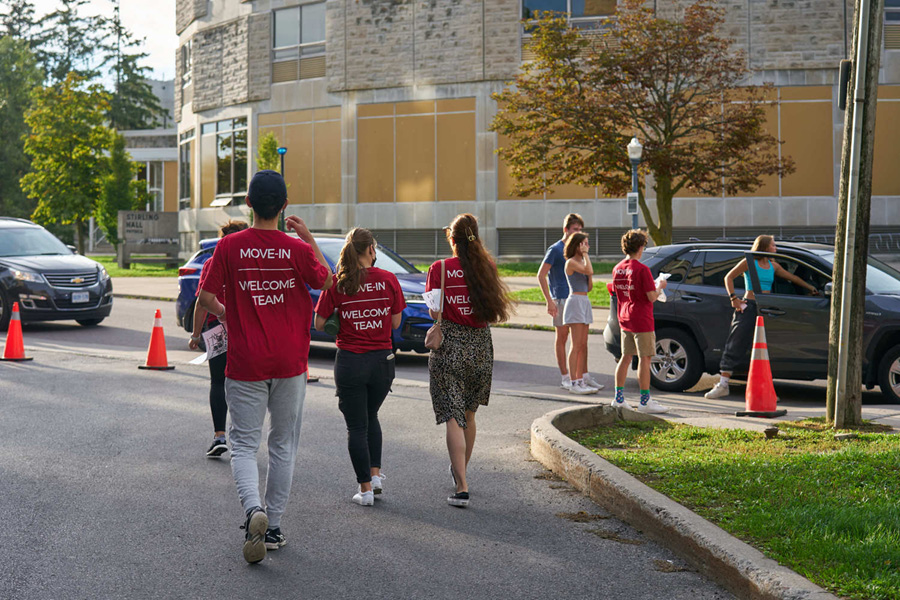 move-in day volunteers