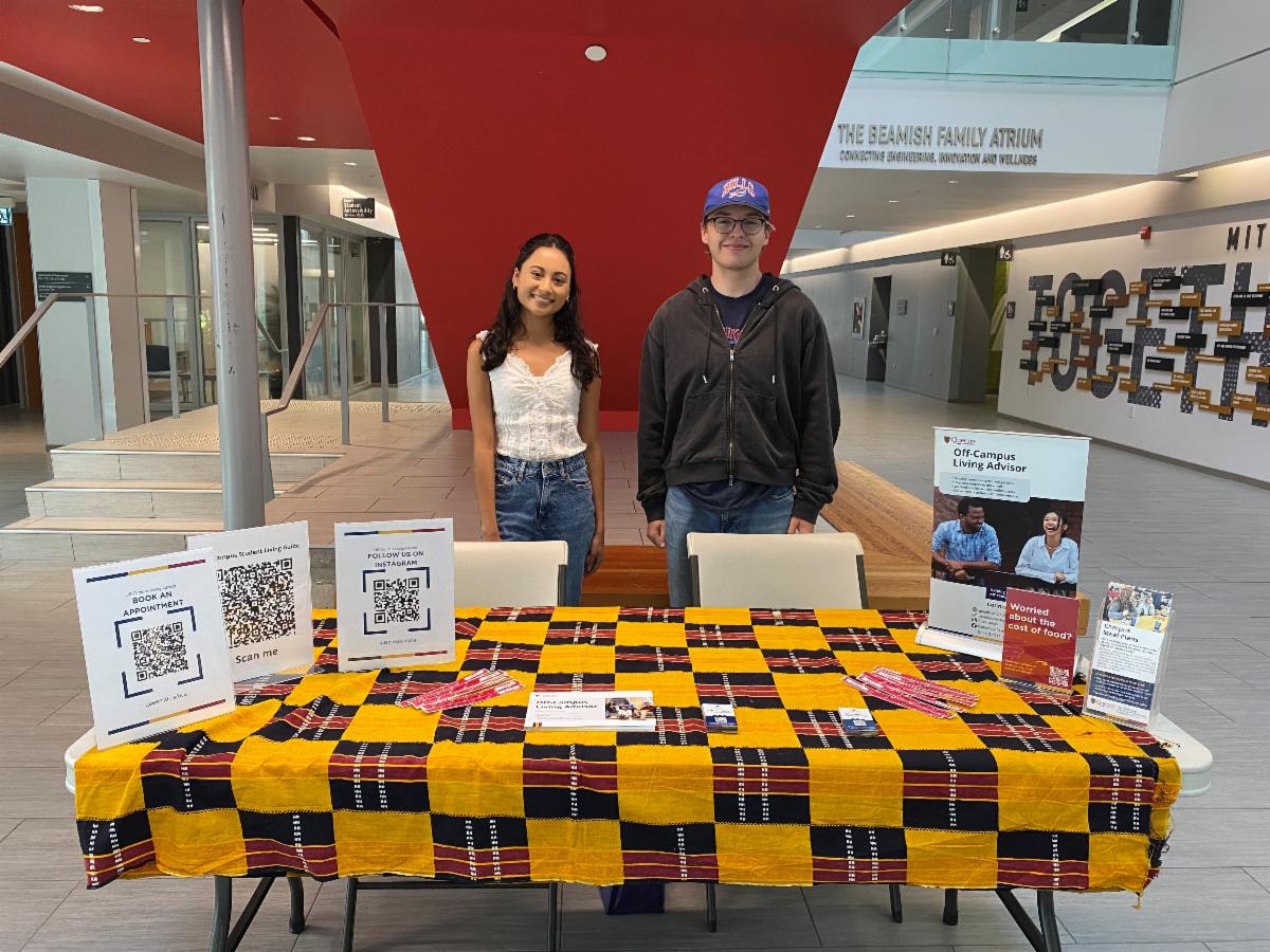Off-Campus Living Advisor student team tabling in Mitchell Hall