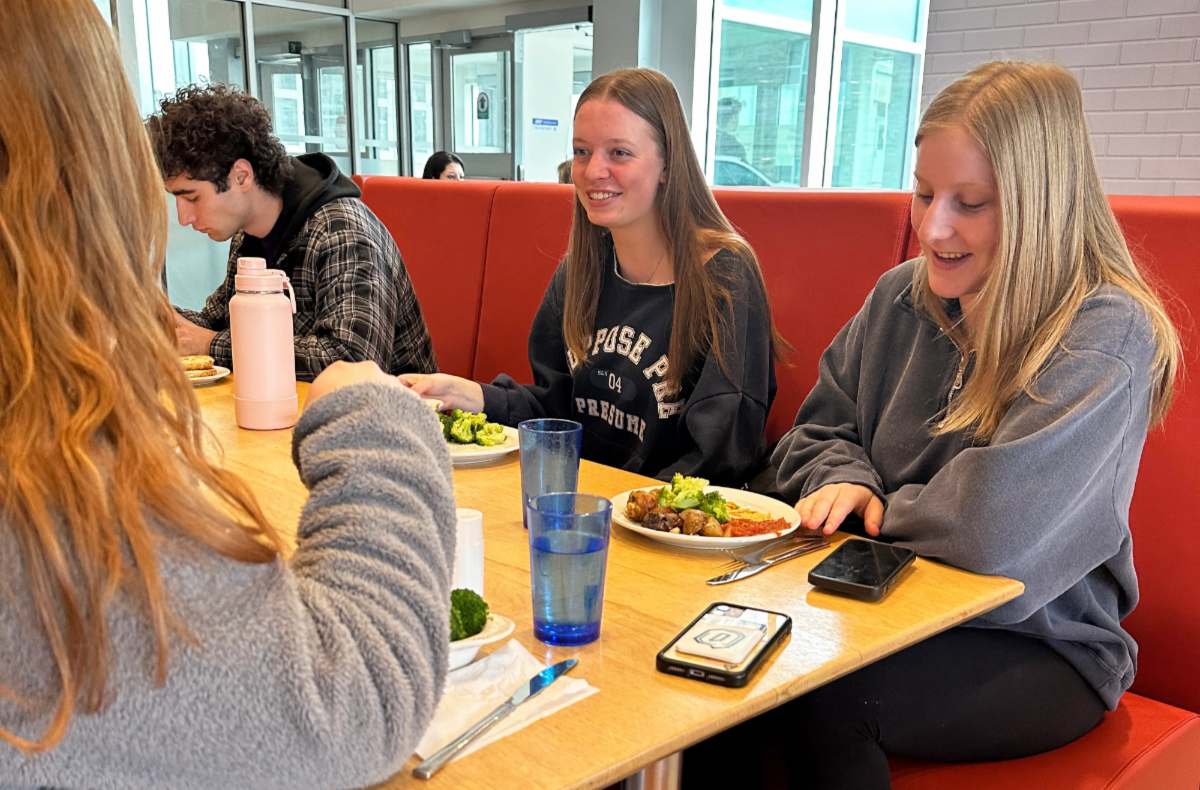 Leonard Dining Hall with students