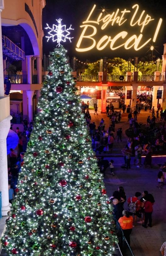 Light up boca. Holiday tree in mizner park