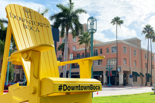 Big chair in Downtown Boca