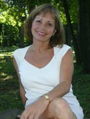 Susan Duval beige head