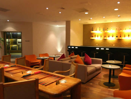 Hotel Bar & Game Salon