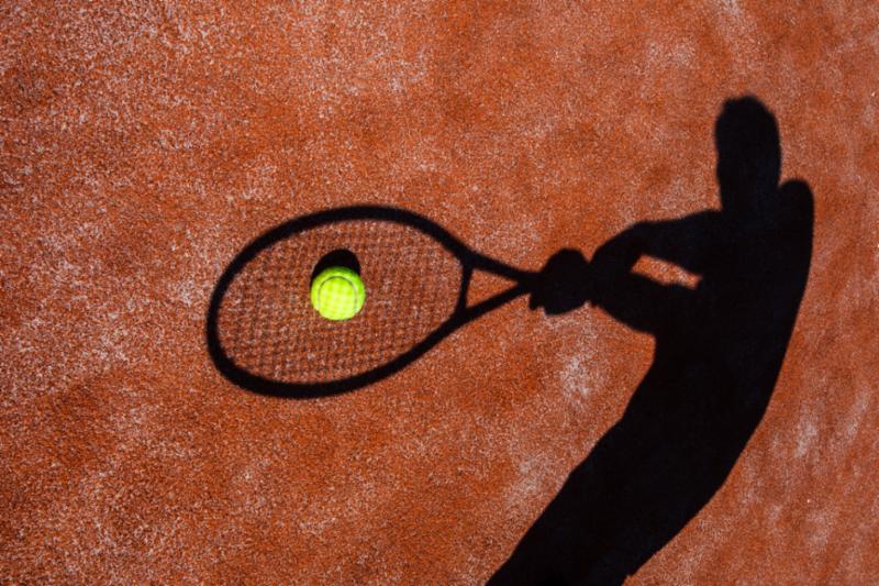 shadow_of_tennis_player.jpg