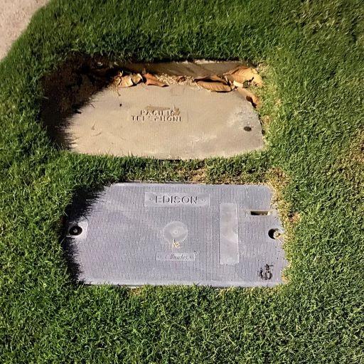 Damaged Utility Box at 1406 Hathaway.jpg