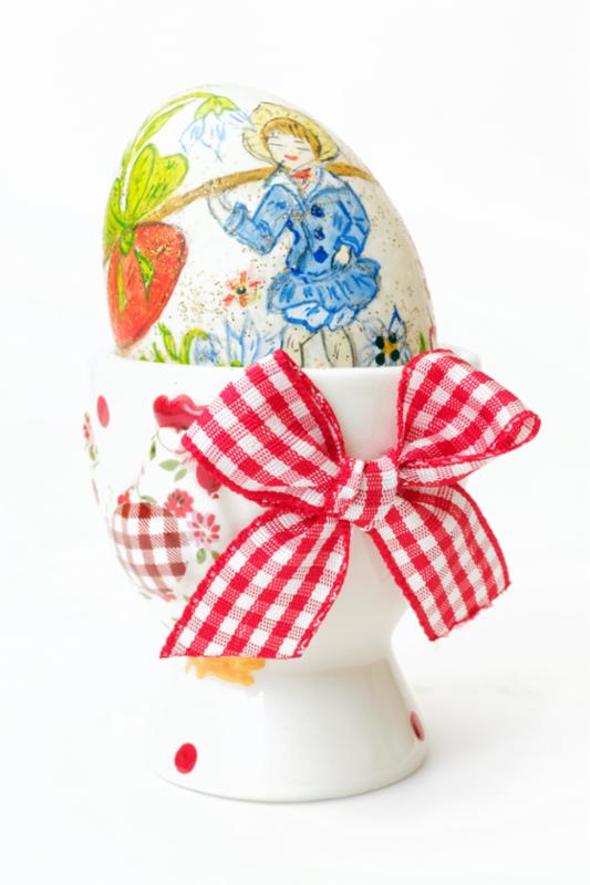 painted_egg_holder.jpg