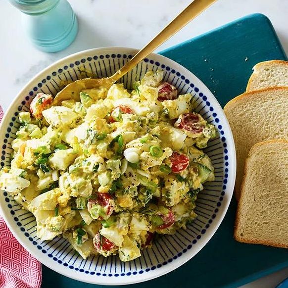 Egg salad with cucumber, tomato and capers