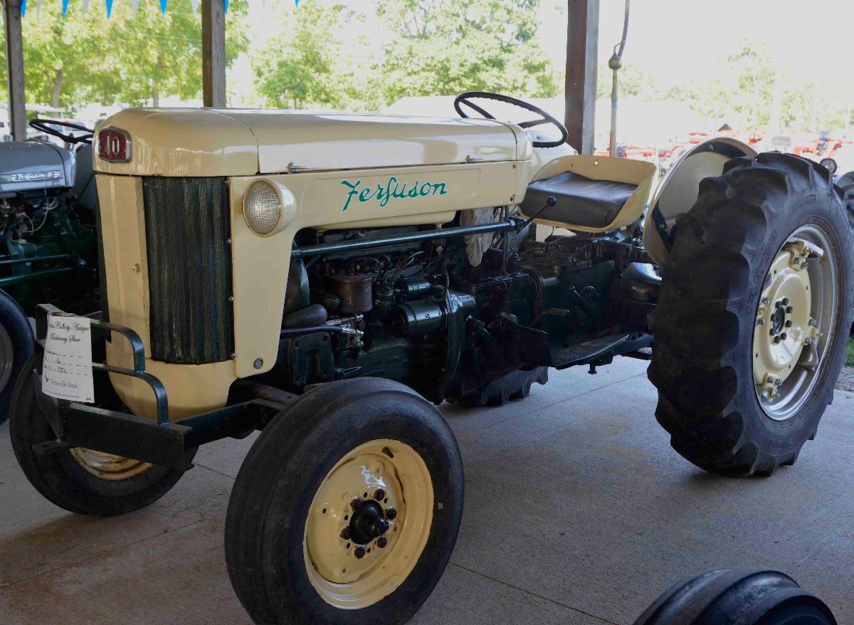 27th Annual Tractor Show in Photos Issue 1180