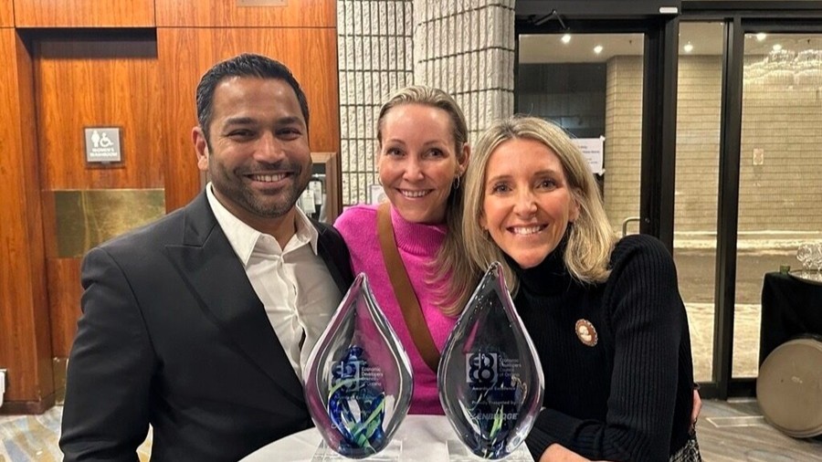 London Inc. Weekly weekly London Inc. Weekly