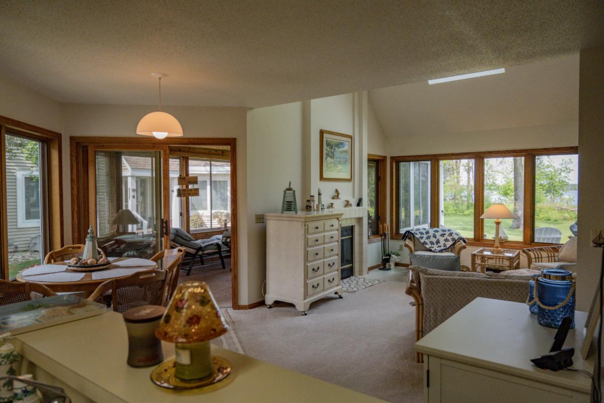 🏝️ 3 Bedroom Waterfront Condo on Castle Rock Lake! 🏝️