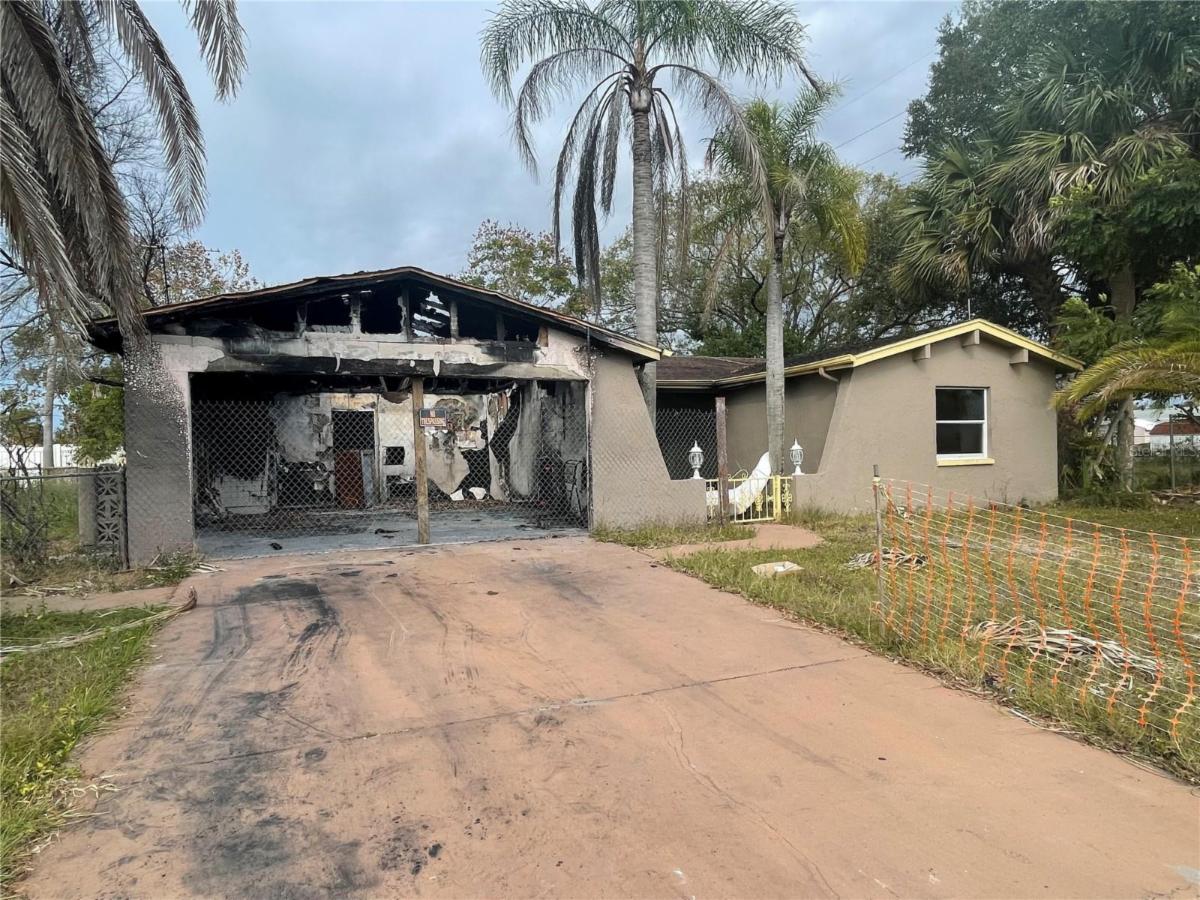 Cheap 3/2 🏠 Fire Damage Home in Port Richey! 💰