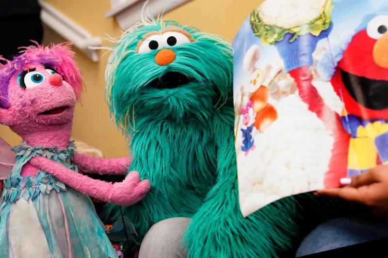 Hispanic Family Center Partners with Sesame Street CNBNews