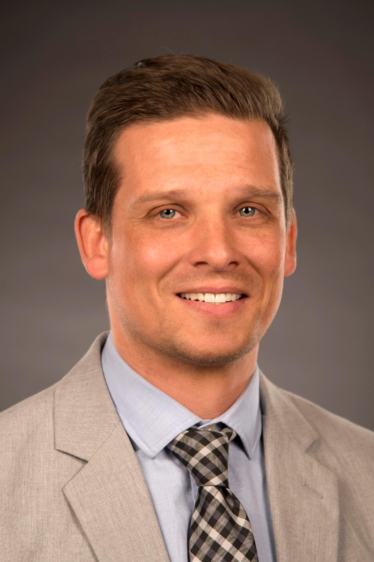 headshot of Zackary Heern