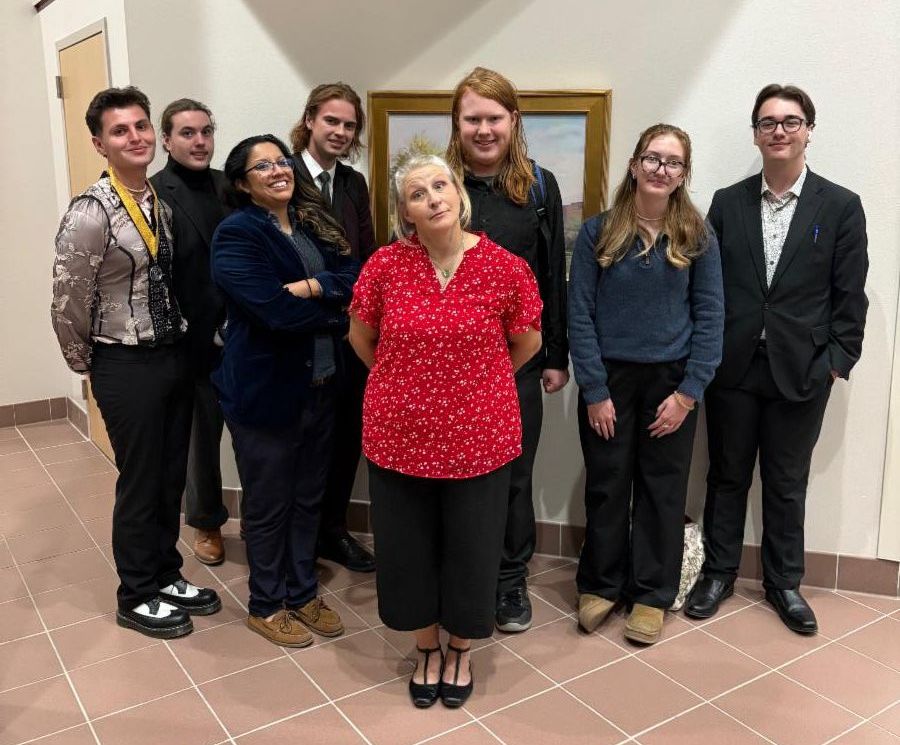  Picture of the debate team earlier this season