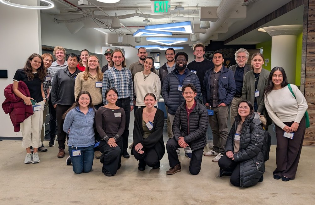 The YMF group gathers for a group photo at SAP Evaluator Night.